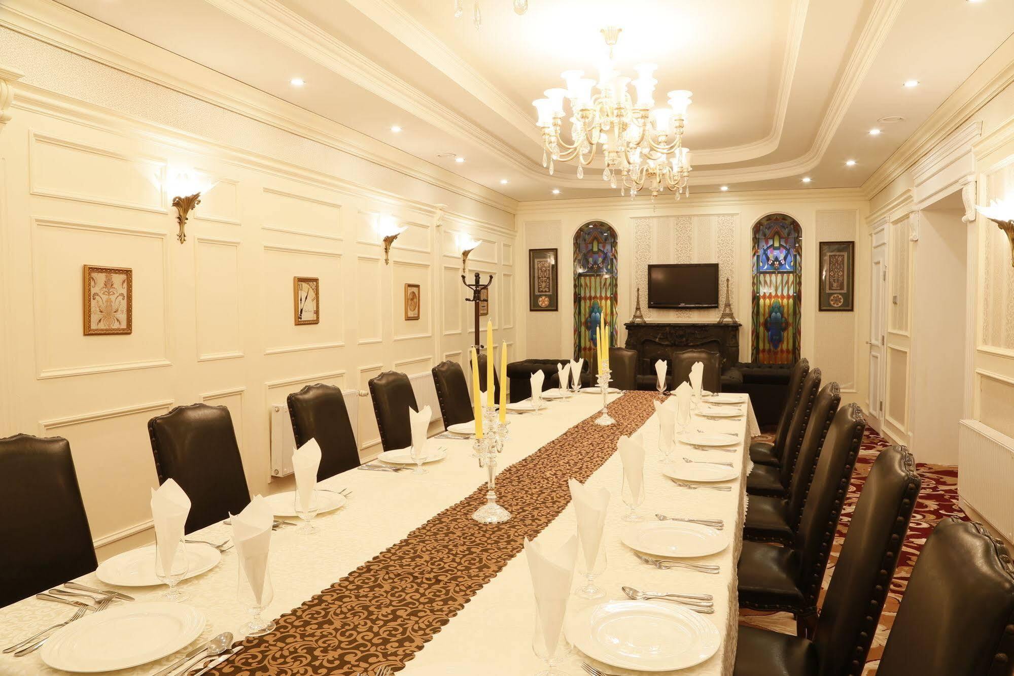 Bishrelt Hotel Ulaanbaatar Ngoại thất bức ảnh