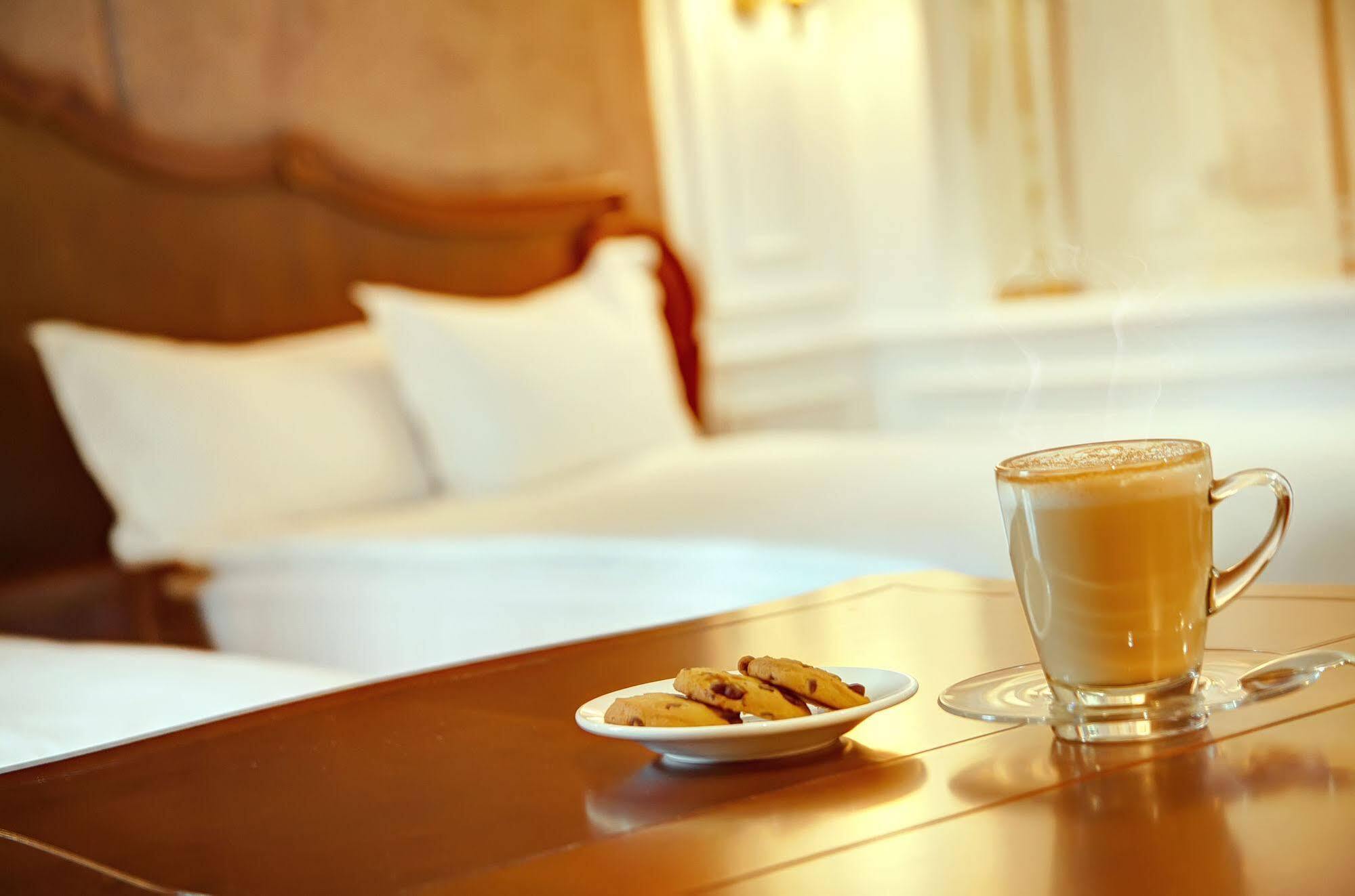 Bishrelt Hotel Ulaanbaatar Ngoại thất bức ảnh