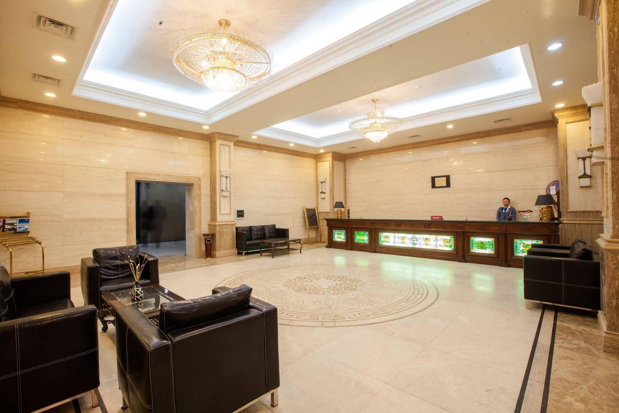 Bishrelt Hotel Ulaanbaatar Ngoại thất bức ảnh