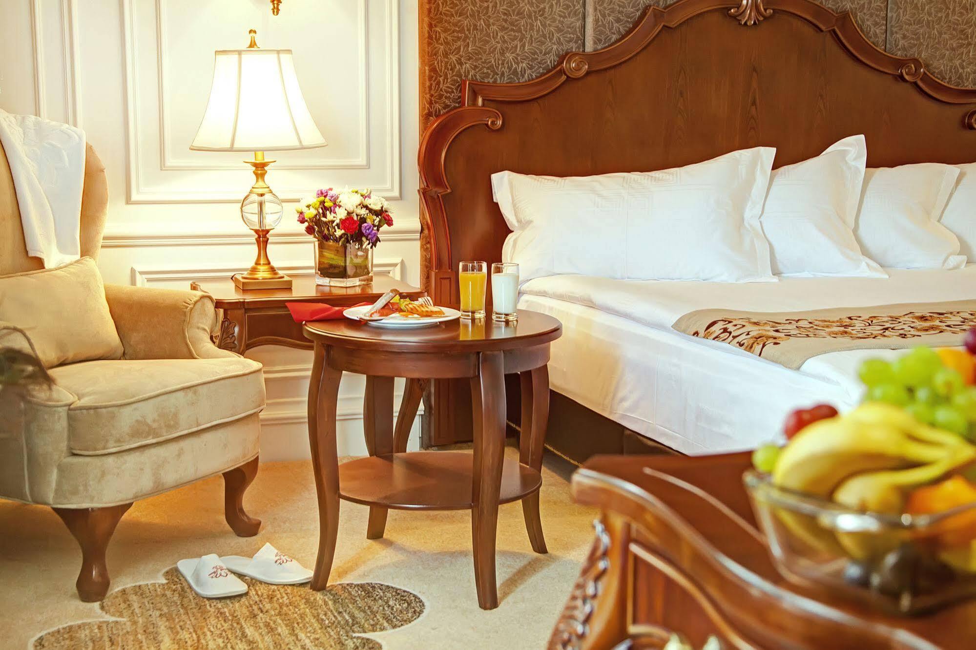 Bishrelt Hotel Ulaanbaatar Ngoại thất bức ảnh