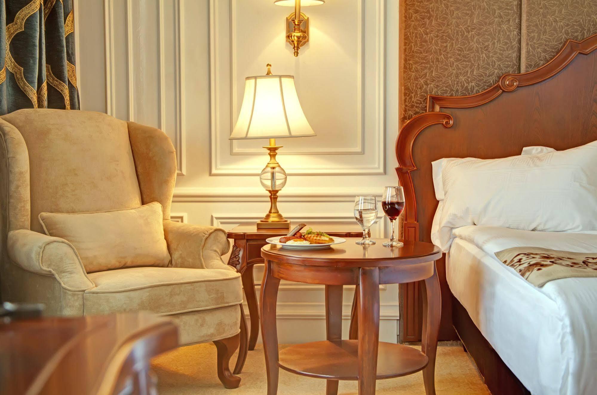 Bishrelt Hotel Ulaanbaatar Ngoại thất bức ảnh